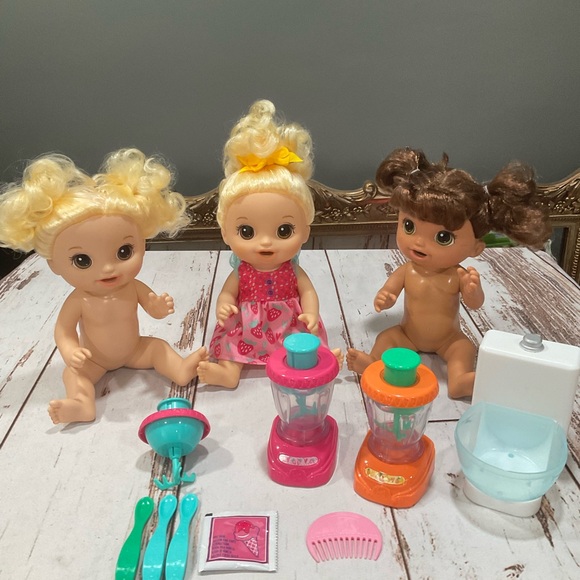 THREE BABY ALIVE DOLLS PLUS ACCESSORIES - Picture 1 of 10